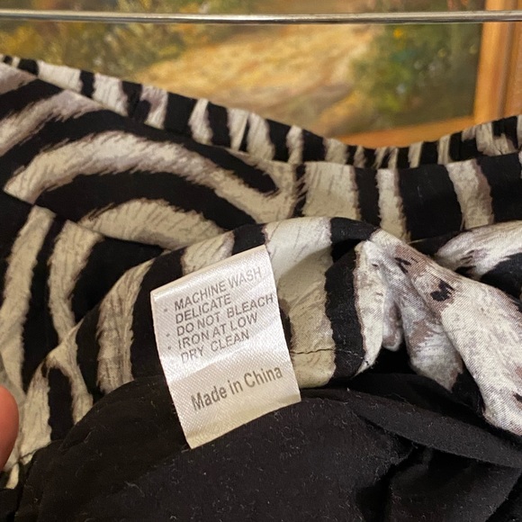 MILLAU LF Spliced Mini Shorts size Small - Picture 4 of 6